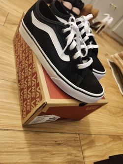 Woman's Vans Size 7