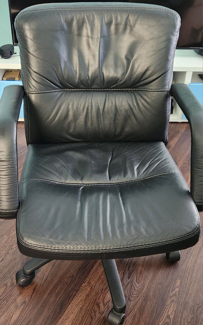Leather Roller Chair