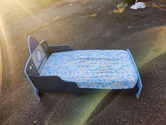 Toddler bed