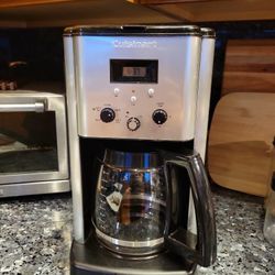 Cuisinart 12 Cup Coffee Maker Excellent Condition 