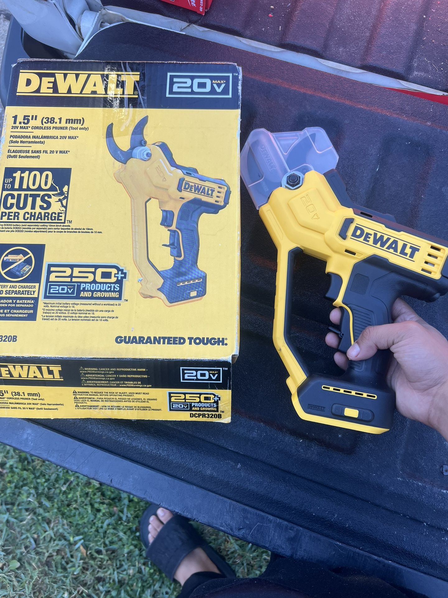 20V MAX Cordless Battery Powered Pruner (Tool Only)