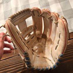 A2000 Infield glove Softball 12in