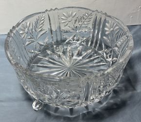 Clear Glass Crystal bowl with Claw Feet Starburst Floral Leaves Centerpiece Cut