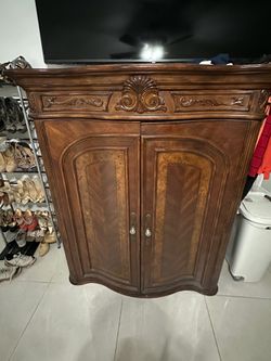 Wooden Bedroom Set