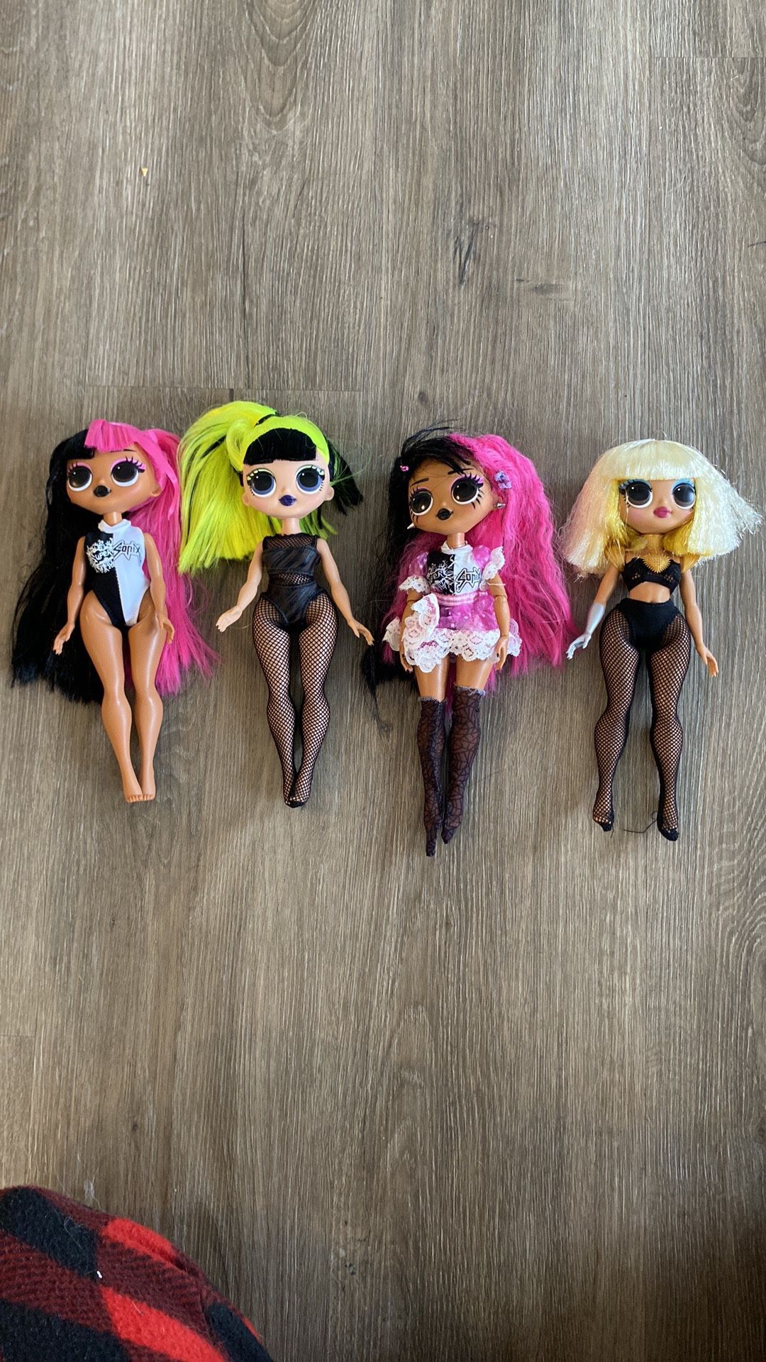 LOL Surprise Bhad Gurl Fame Queen Metal Chick Lot Of 4   In used condition. Please look at pictures carefully for condition  Dolls are missing some cl