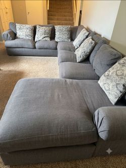 Free Delivery! Gray Sectional Couch Sofa