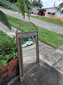Mirror muy bueno