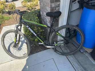 Trek Marlin 6 Mountain Bike
