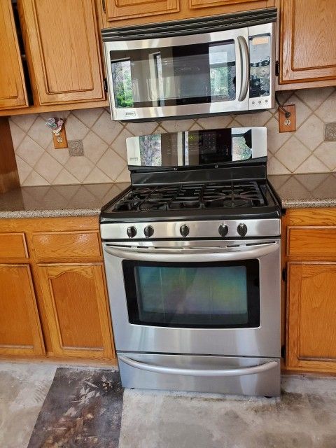 Kenmore Range & Conventional Microwave