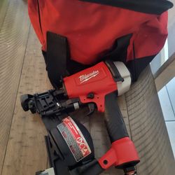  milwaukee Roof air compressor nail gun