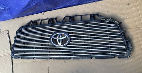 Toyota Tundra Grille 07 to 09 Factory Oem