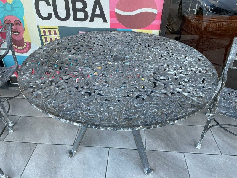Mesa Metalica Para Terrasa - $180
