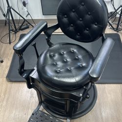 barber chair in great condition 