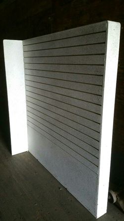 SLAT WALL