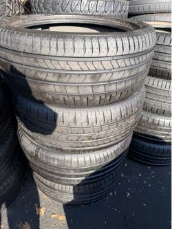 4 tires 265-40-21 Pirelli 99% tread life $400 all four mounted and balanced
