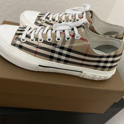 Burberry Shoes 