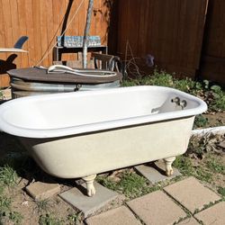Vintage Claw Foot Bathtub 