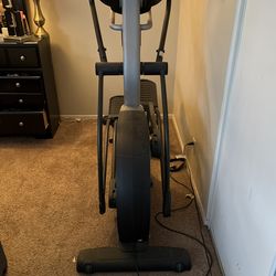 NordicTrack Elite 10.7 YOU MAKE THE OFFER for Sale in Highland CA OfferUp