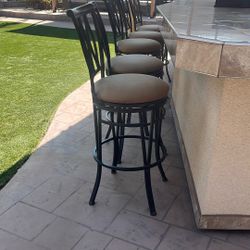 8 Bar stools 