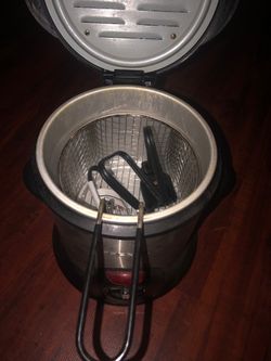 Presto brand new fryer space saver perfect for frying chicken 🐓 fish 🐠