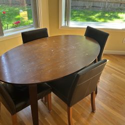 Nook Dining Table And 4 Leather Chairs