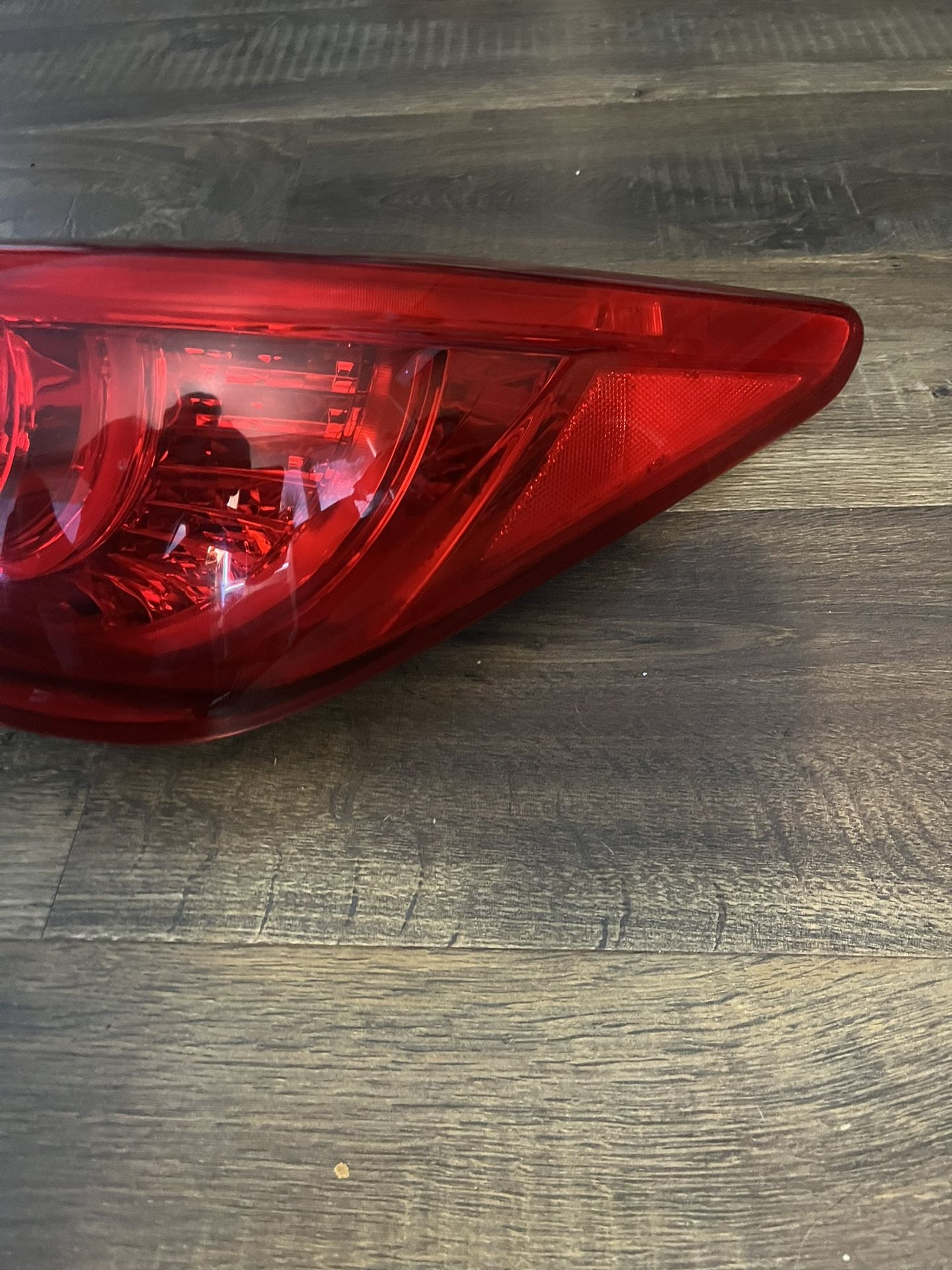 INFINITY Q50 REAR RIGHT TAIL LIGHT