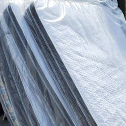 Queen Ortho PLUSH MATTRESS SET 