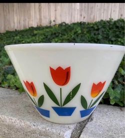 Vtg fire king tulip bowl