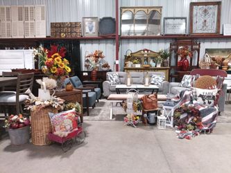 Farmhouse Style Furniture, Decor, Antiques and Collectibles!