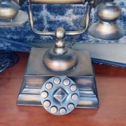 Decorative Antique Phone $10