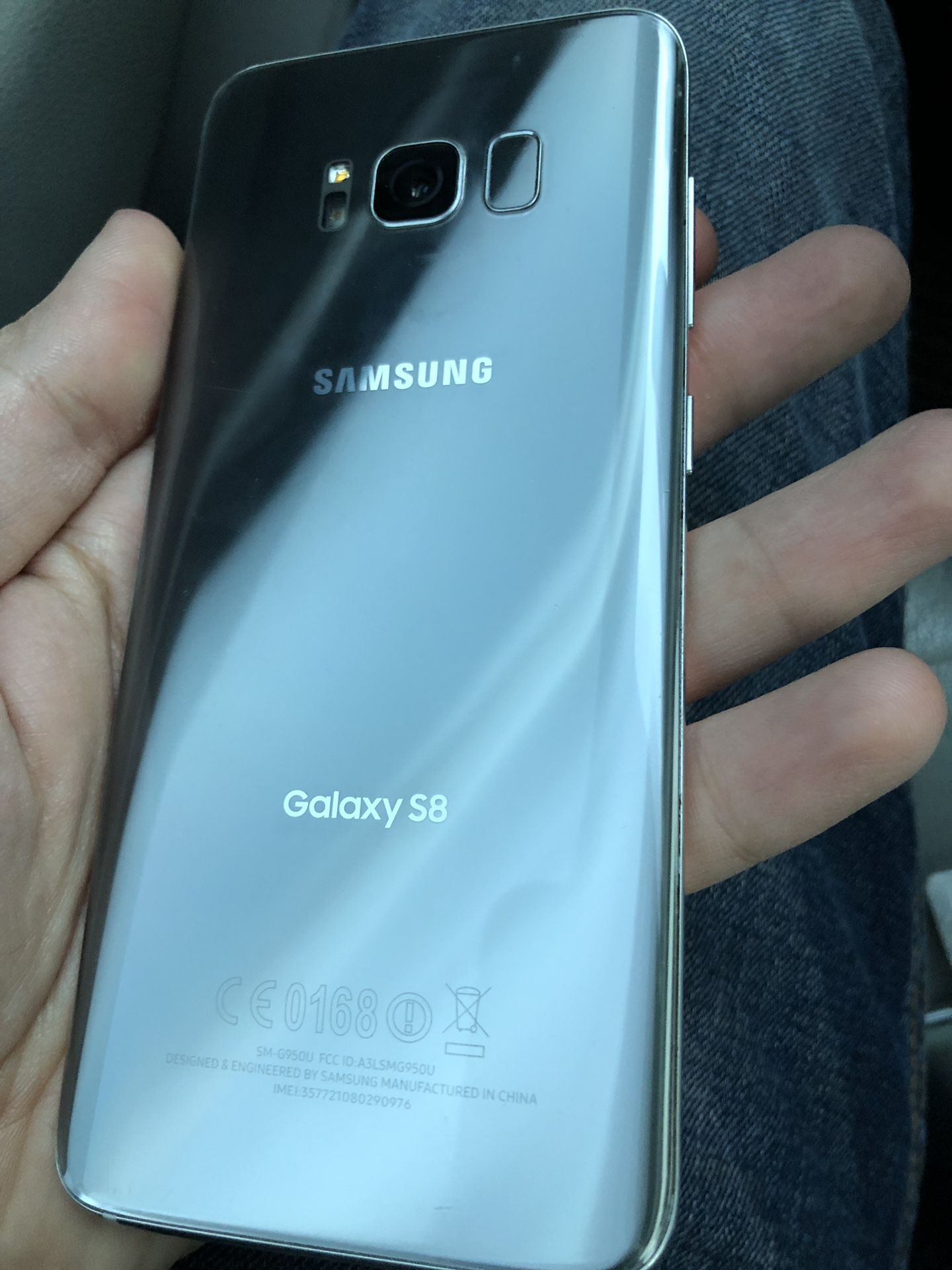Samsung Galaxy S8 Unlocked works with Tmobile MetroPCS Cricket Straight Talk AT&T or Overseas Phone is in great condition, and works