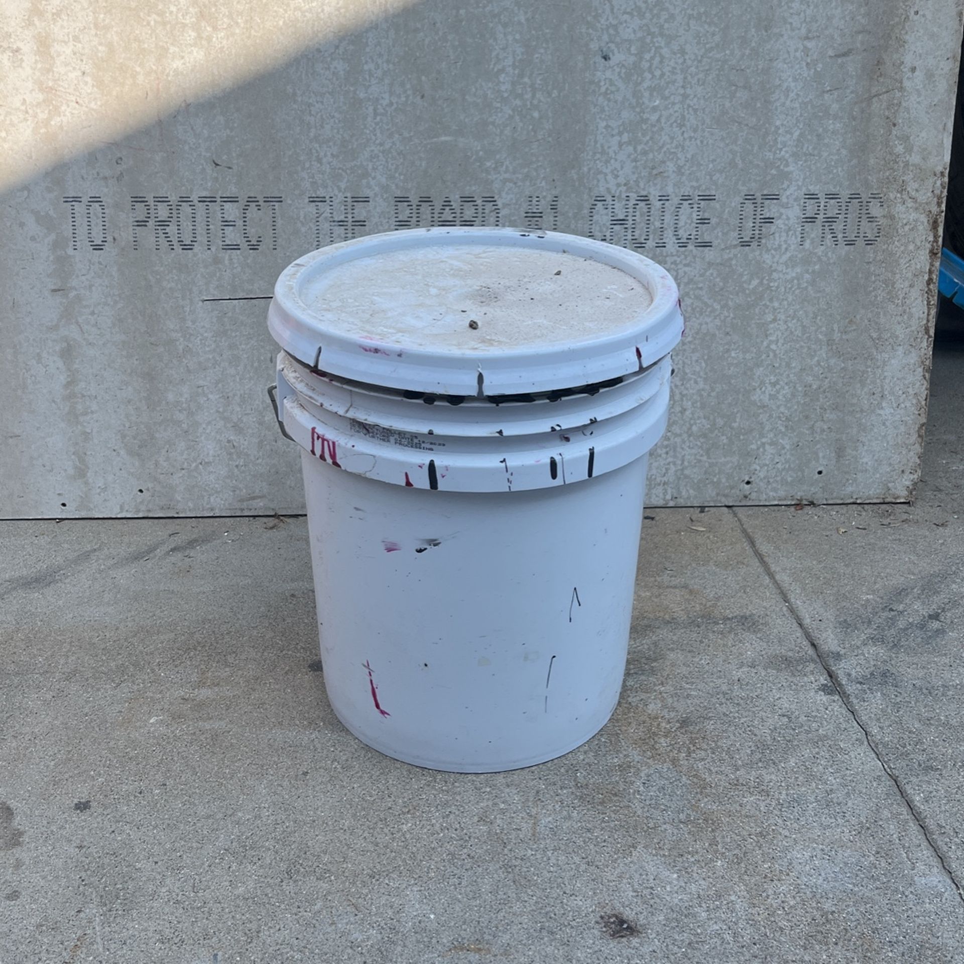 5 Gallon Black Paint