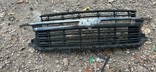 2021 Tahoe Suburban Premier Grille chrome OEM