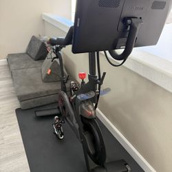 Peloton Bike