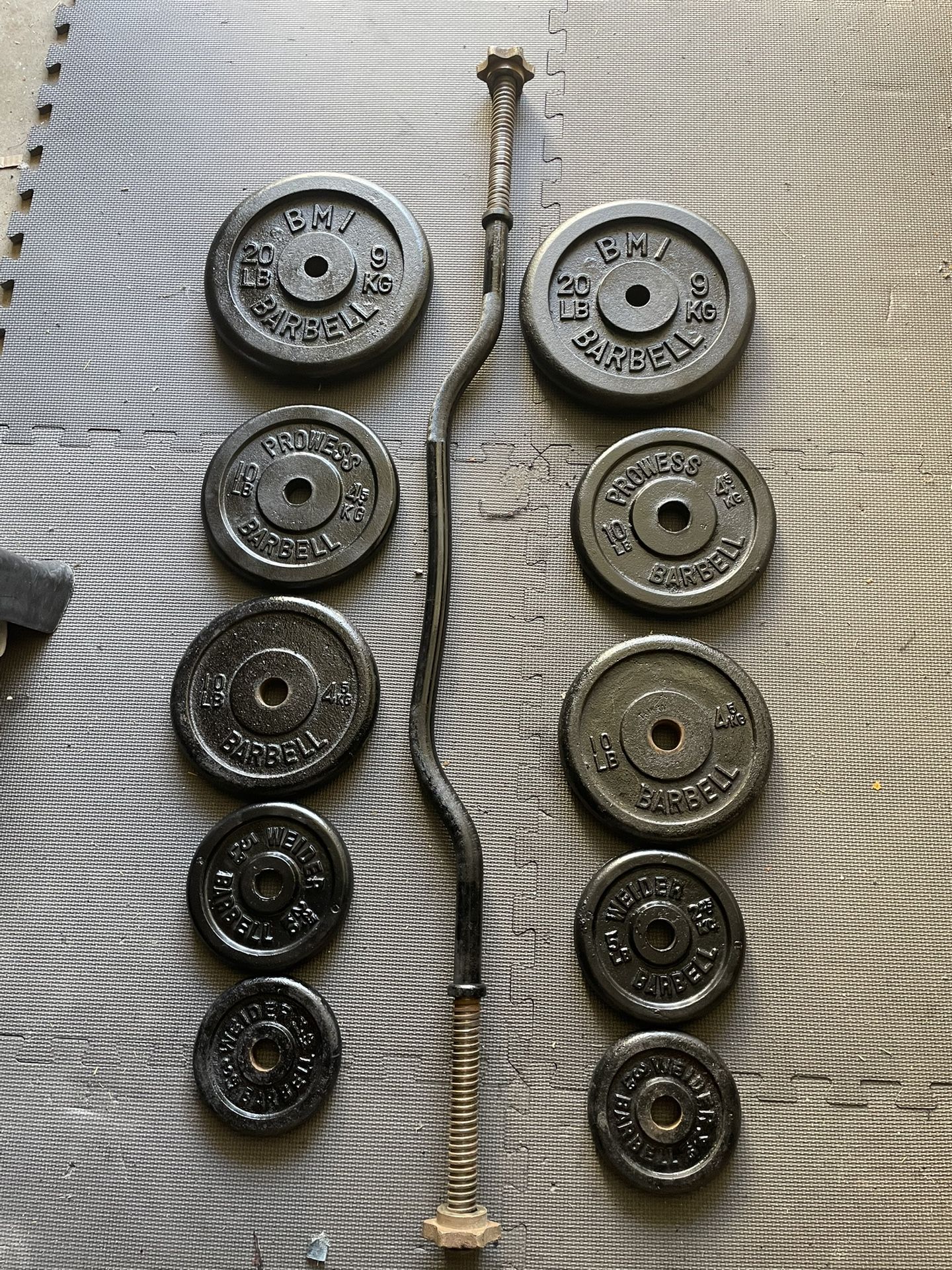 Weight Plates. / Curl. 85 Dollars