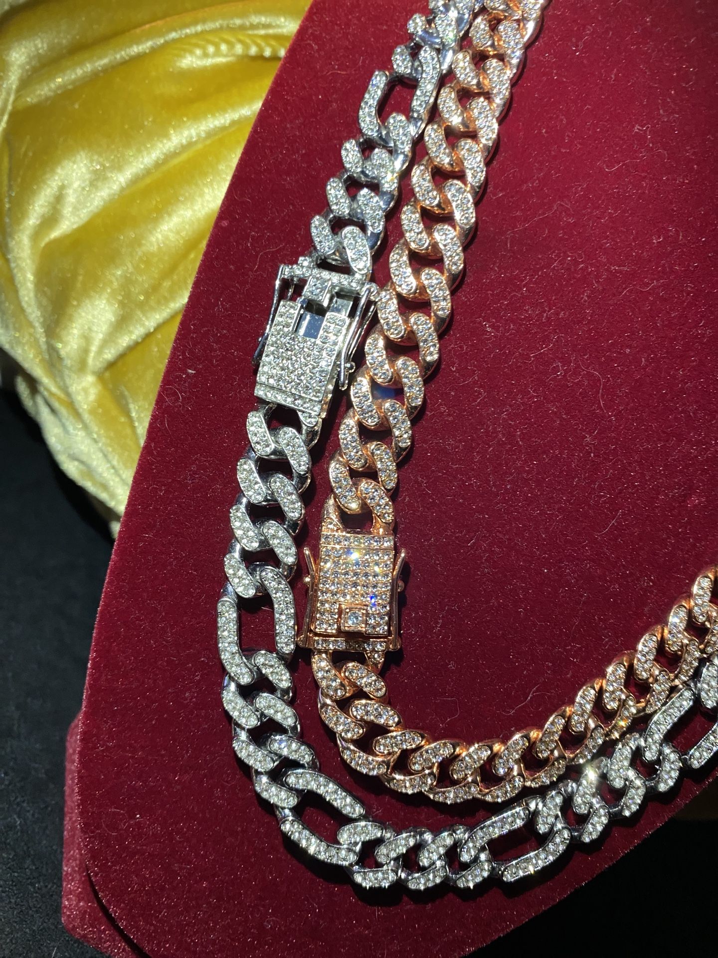 Two Pieces Red Rose And White Lab Stones Stacked 18” And 20”