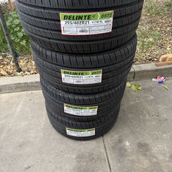 New set of 4 295/40/21 delinte