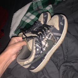 Travis scotts with box