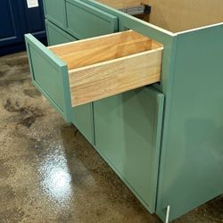 Bathroom Vanities 42" Wide - Palm Thin Rail