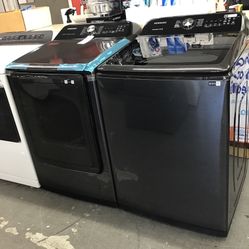 New Scratch And Dent Samsung Washer And Dryer Set. 1 year Warranty 