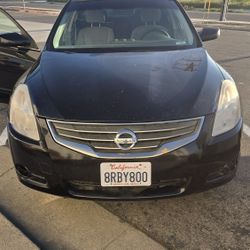 Nissan Altima 2010