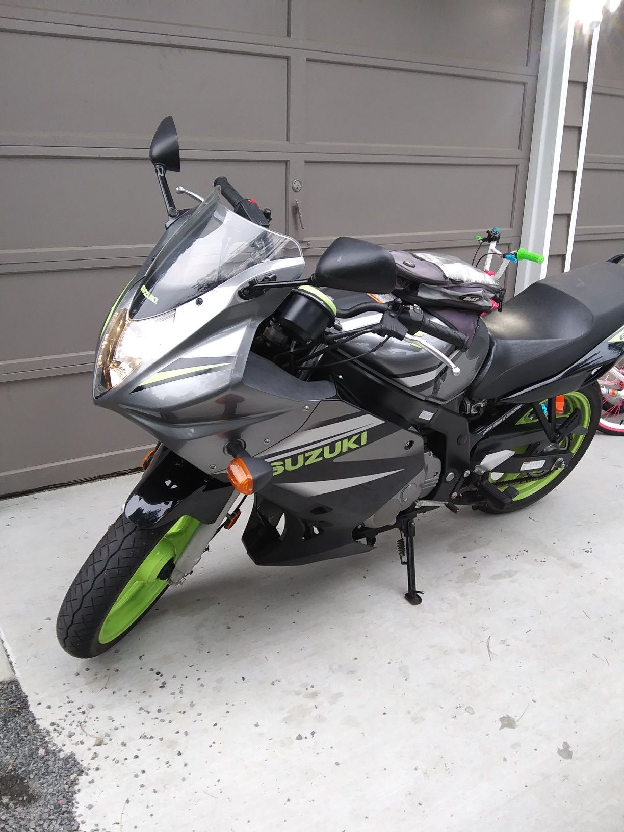 Suzuki gs 500 motorcycle