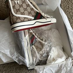 Gucci Shoes /New