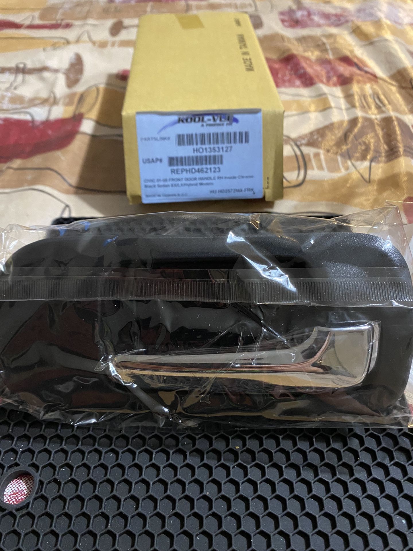 Honda CIVIC 2001-2005 INTERIOR FRONT DOOR HANDLE RH, Chrome Black, Sedan, EX/LX/Hybrid