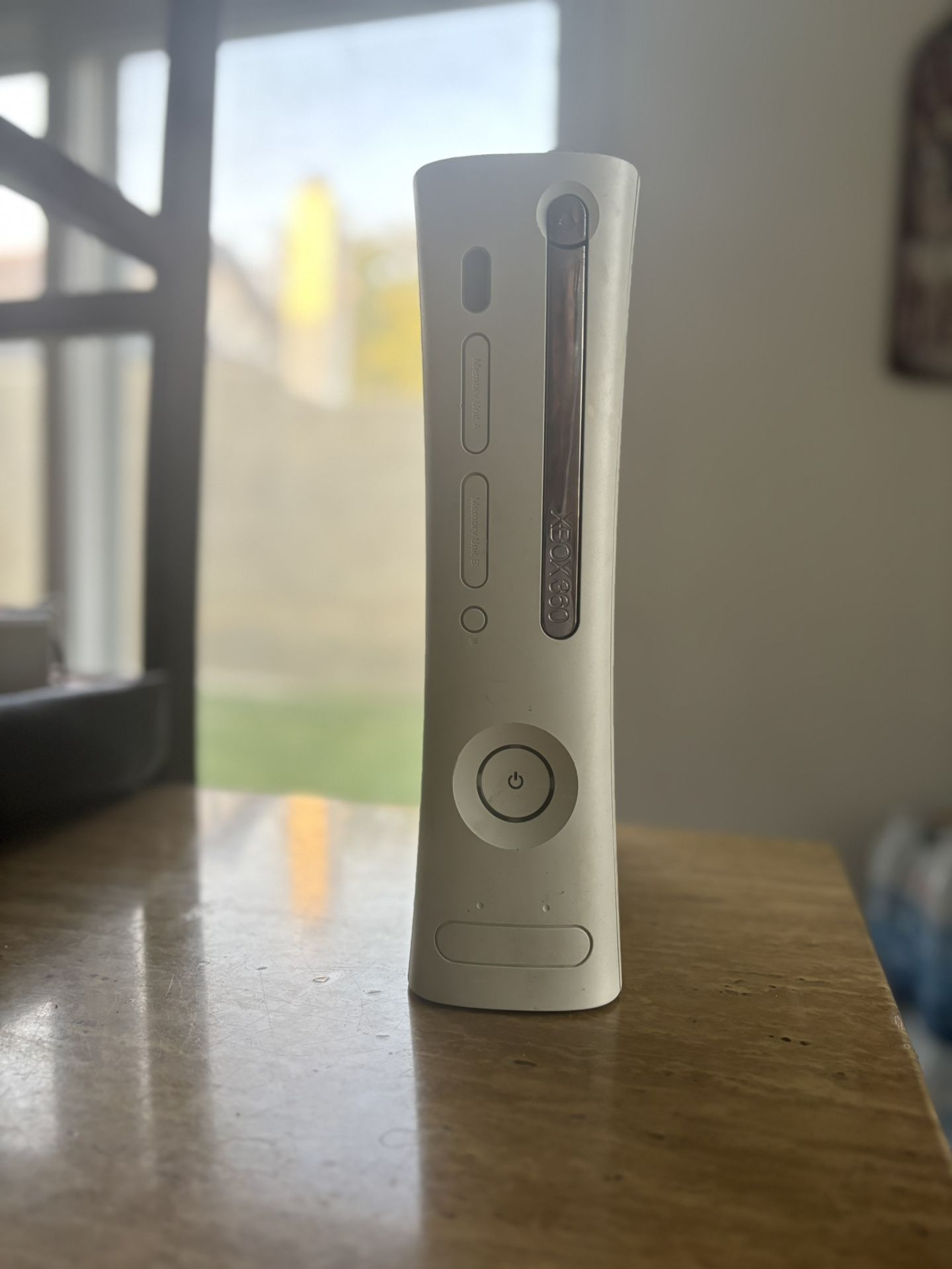 White Xbox 360 Console / Check Description!