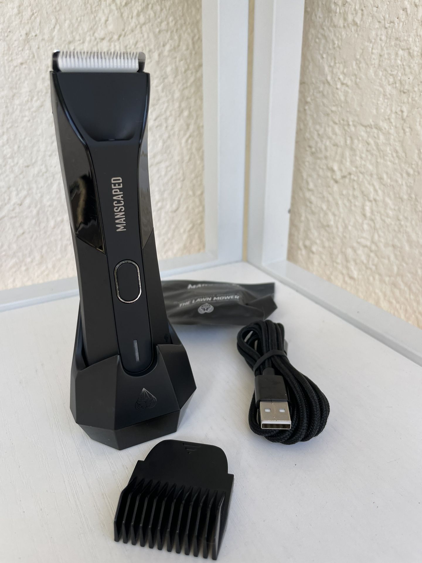 Manscaped Lawn Mower 4.0 Electric Trimmer – Excellent Condition