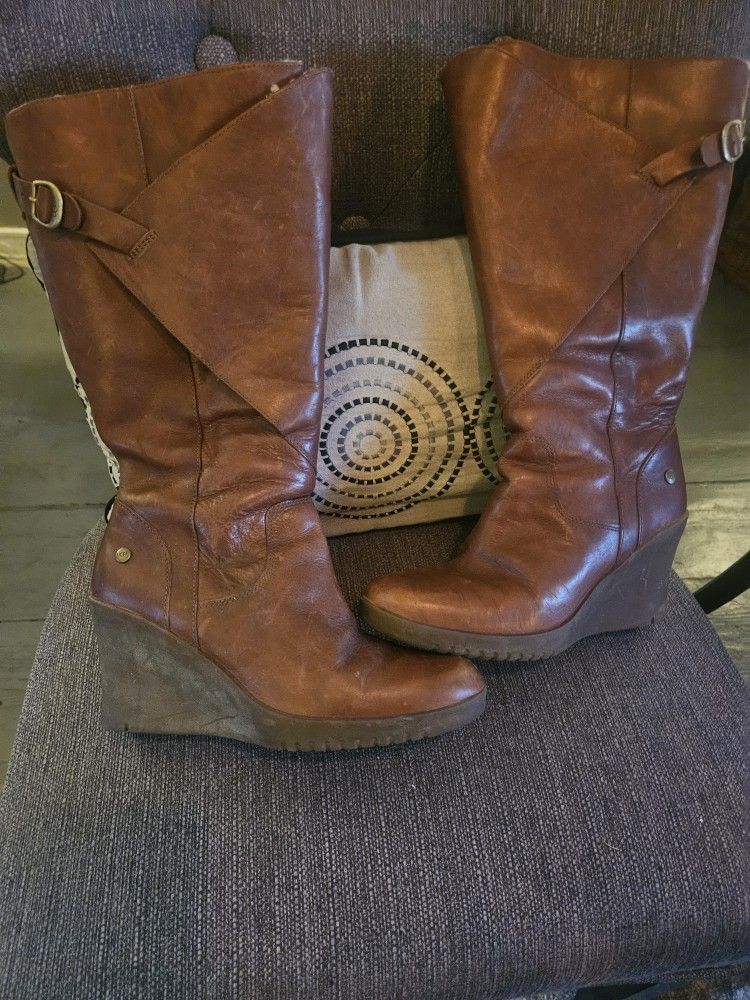 Great UGGS! Super Stylish For A Cold Weather Boot