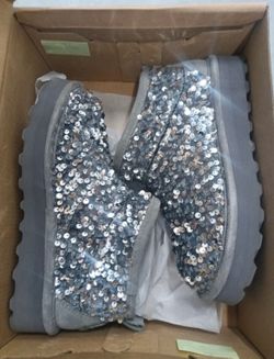 BearPaw Sydney Silver Sequined Ladies Booties Size 7