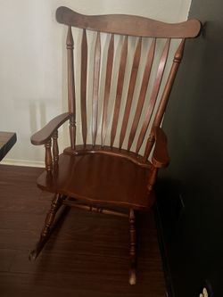 Wooden Rocking Chair 