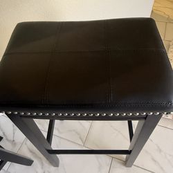 Bar height stools set of black excellent!!